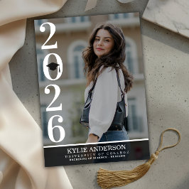Invitación Modern Black Graduation Cap Senior Photo