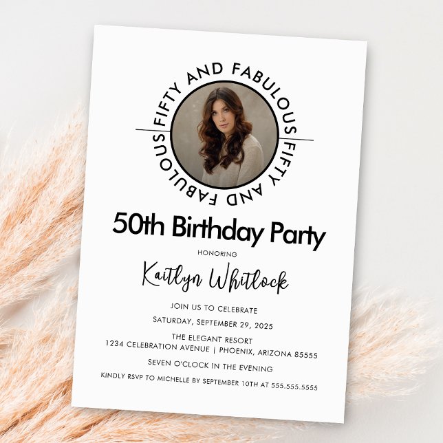 Invitación Modern Black White Fifty and Fabulous (black and white fifty and fabulous 50th birthday party invitation bold typography elegant script)