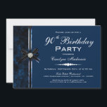 Invitación Modern Blue 90th Birthday Party<br><div class="desc">Una moderna invitación a la fiesta de cumpleaños 90 en negro y azul con un arco de regalo negro y azul con un embellecimiento de un diamante sobre el nudo. Elegantemente presentado en blanco. Los detalles pertinentes se intercambian fácilmente por su información para su evento especial.</div>
