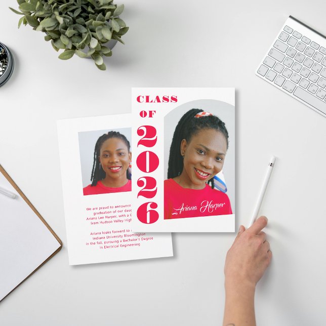 Invitación Modern Bold Pink Script Graduation Announcement (Subido por el creador)