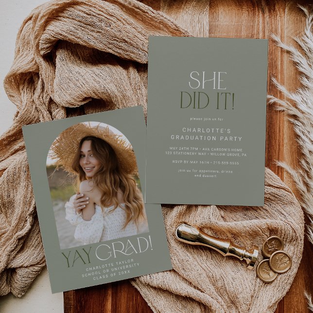 Invitación Modern Fete Green Lo Hizo Foto Graduación De Arco (Subido por el creador)