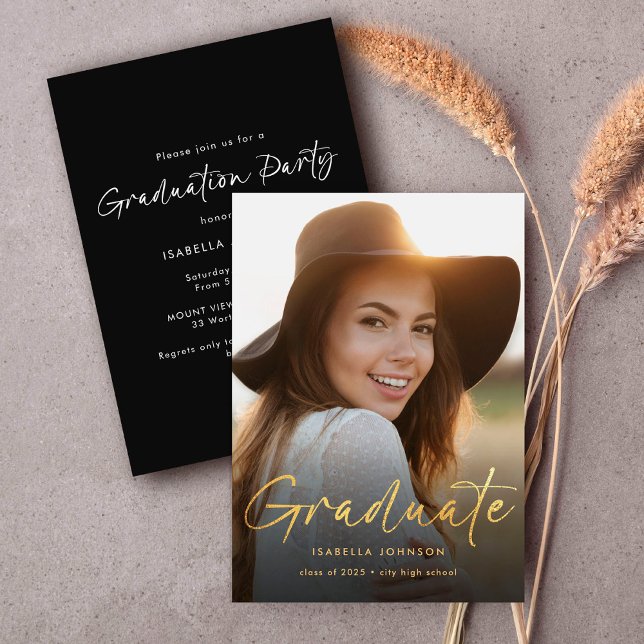 Invitación Modern Gold Script Photo 2025 Graduation Party (Subido por el creador)
