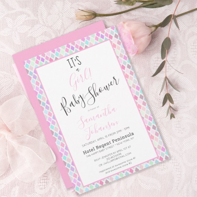 Invitación Modern It's a Chica Geometric Pattern Baby Shower (MODERN PINK GEOMETRIC PINK BABY SHOWER INVITATION)