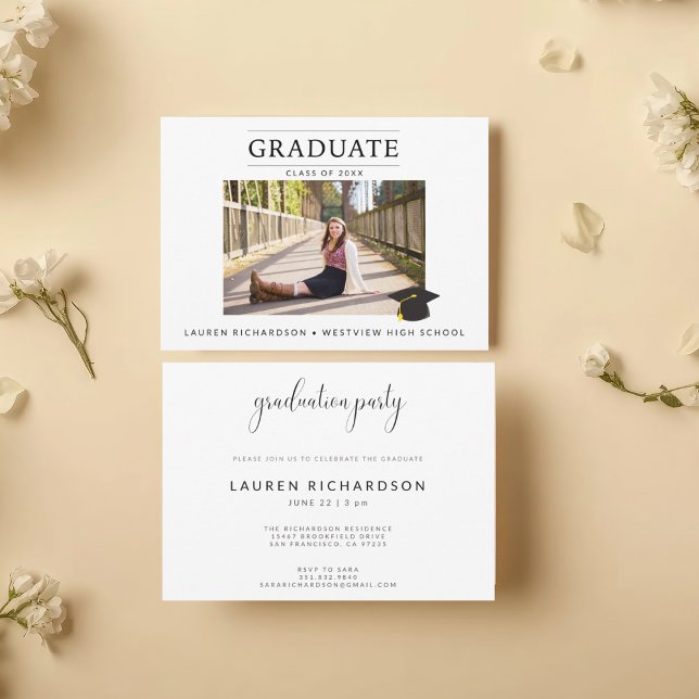 Invitación Modern Minimal Graduation Announcement with Photo  (Subido por el creador)
