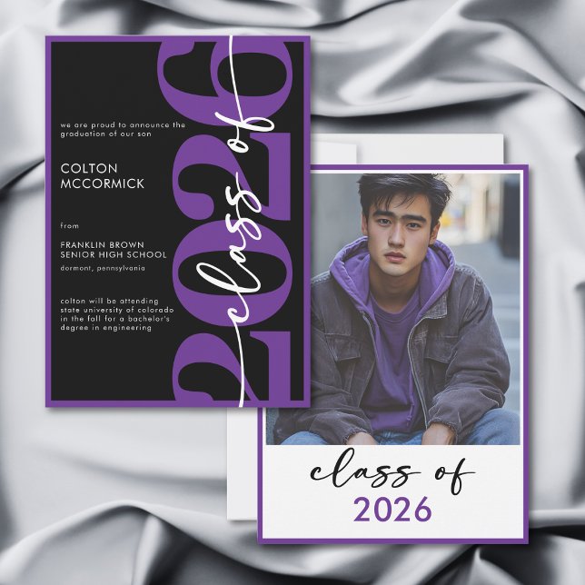 Invitación Modern Purple Typography Graduation Announcement (Modern Purple Typography Graduation Announcement)