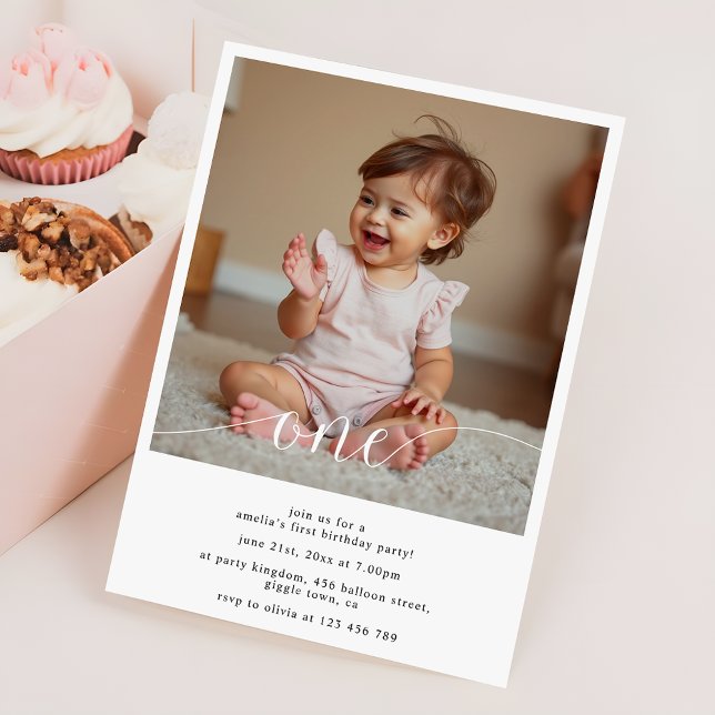 Invitación Modern Script Overlay Baby's First Birthday Photo (Subido por el creador)