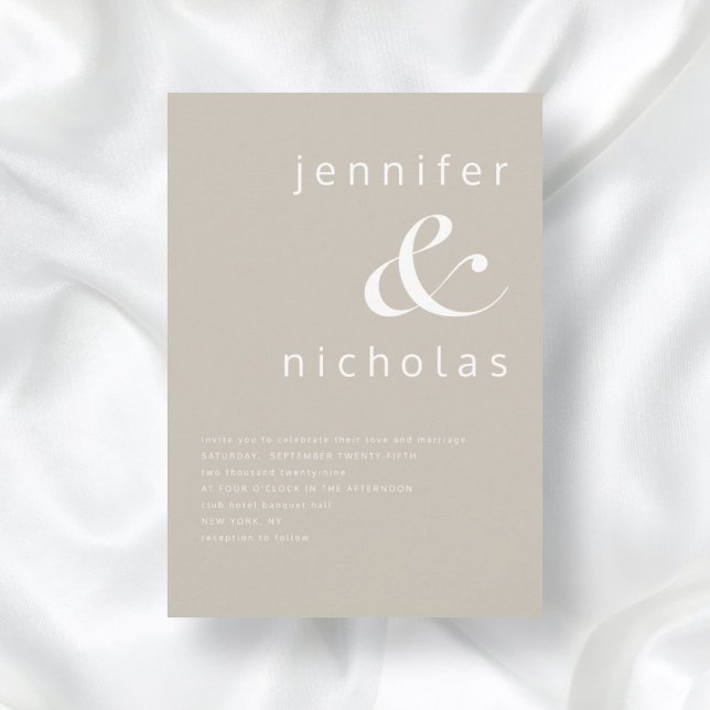 Invitación Modern Taupe Ampersand Boda (Front / Taupe Beige Simple Minimalist Typography Wedding Invitation)