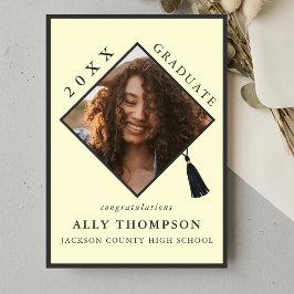 Invitación Modern Yellow Graduation Cap Photo Announcement
