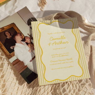 Invitación moderna a la boda amarilla con mantequi