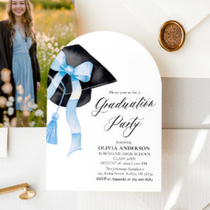 Invitación Moderna capa de graduación de barro azul de moda