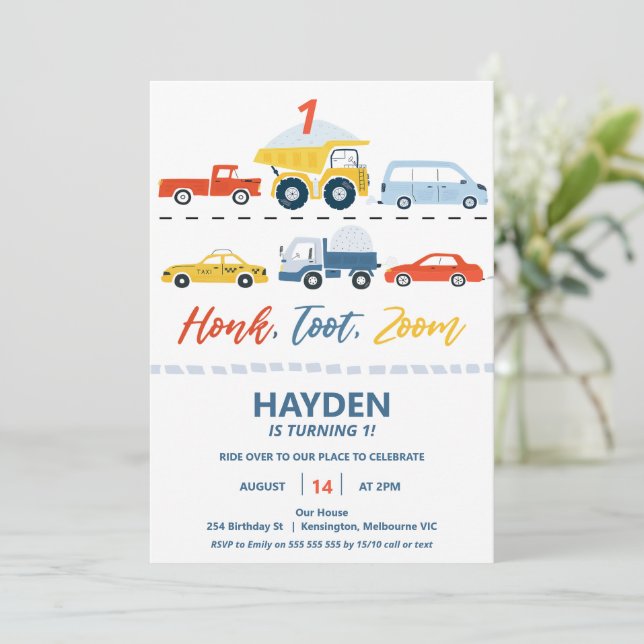 Invitación Moderna Colorida Honk Toot Zoom Transporte Cumplea (Anverso de pie)