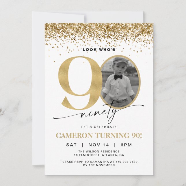 Invitación moderna con brillo dorado para cumpleañ (Anverso)