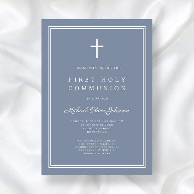 Invitación Moderna Cruz Azul Dusty Primera Comunión Sagrada (Modern Dusty Blue Cross Boy First Holy Communion Invitation)