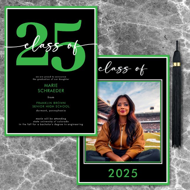 Invitación moderna de graduación de guiones verdes (Modern Green Script Graduation Announcement)