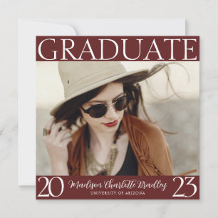 Invitación moderna de graduación de maroon borgoña