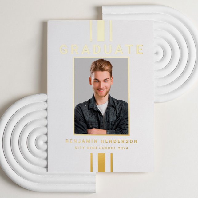 Invitación moderna de graduación de Relieve metali (Modern Photo Gold Foil Graduation Announcement Card.)