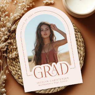 Invitación moderna de graduación de Rubor Terracot