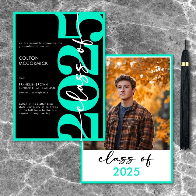 Invitación moderna de graduación de tipografía acu (Modern Aqua Typography Graduation Announcement)