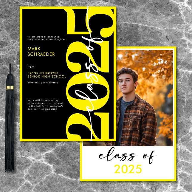 Invitación moderna de graduación de tipografía ama (Modern Yellow Typography Graduation Announcement)
