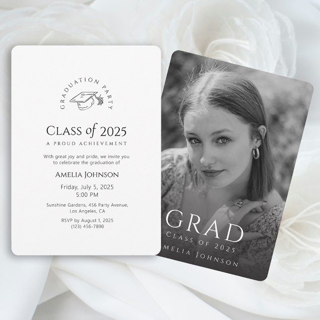 Invitación moderna de graduación en blanco y negro (Black and White Elegant Graduation Party Invitation)