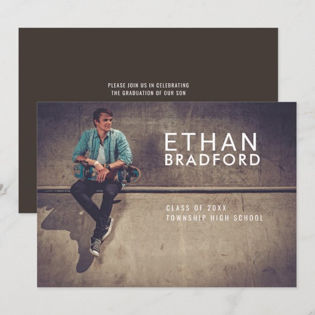 Invitación Moderna fiesta de graduación de fotos con estilo m (Anverso / Reverso)