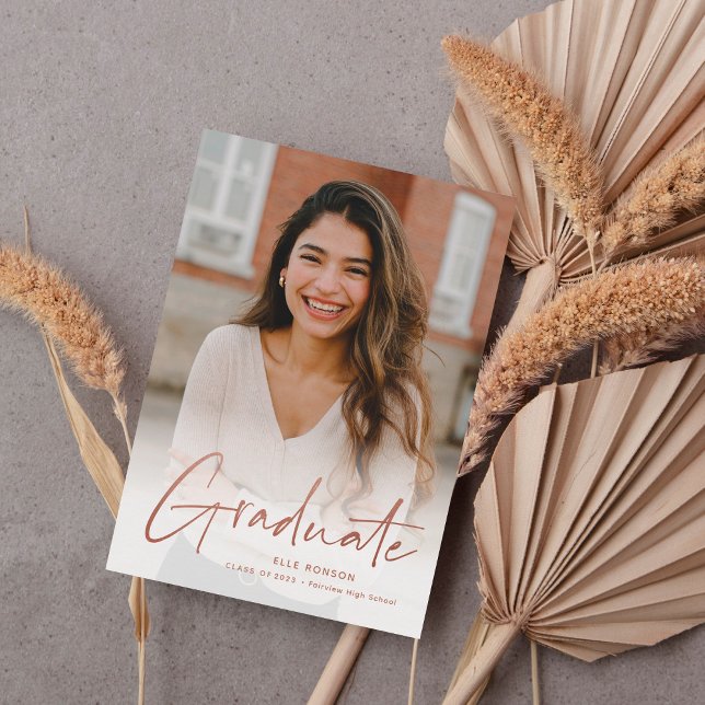 Invitación Moderna fiesta de graduación de fotos con guión de (Subido por el creador)