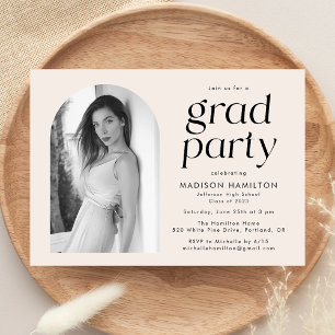 Invitación Moderna fiesta de graduación de fotos de crema Min