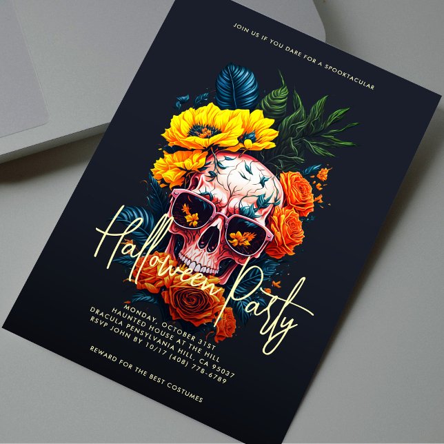 Invitación Moderna fiesta de Halloween con flores (Floral Skull Halloween Party Invitation
)