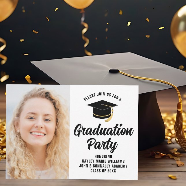 Invitación Moderna foto de graduado de Black Text Graduation  (Subido por el creador)