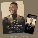 Invitación Moderna foto mínima de oro negro en 30 años<br><div class="desc">Invitación a la foto mínima de oro negro en 30 años. Presentamos nuestra invitación de cumpleaños Modern Minimal, donde la clase se encuentra con la simplicidad en una celebración eterna. La paleta dorada y negra desprende sofisticación, creando un ambiente elegante para su día especial. Este diseño adopta la simplicidad en...</div>