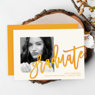 Invitación Moderna tipografía de color amarillo ocmbre Fiesta