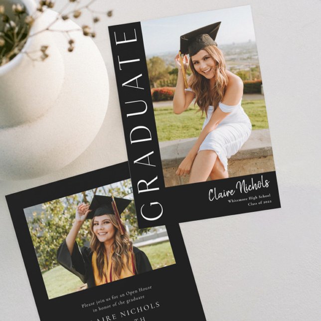 Invitación Moderna tipografía vertical foto graduación (Modern Black and White Typography Graduate 2 Photo Graduation Invitations.)