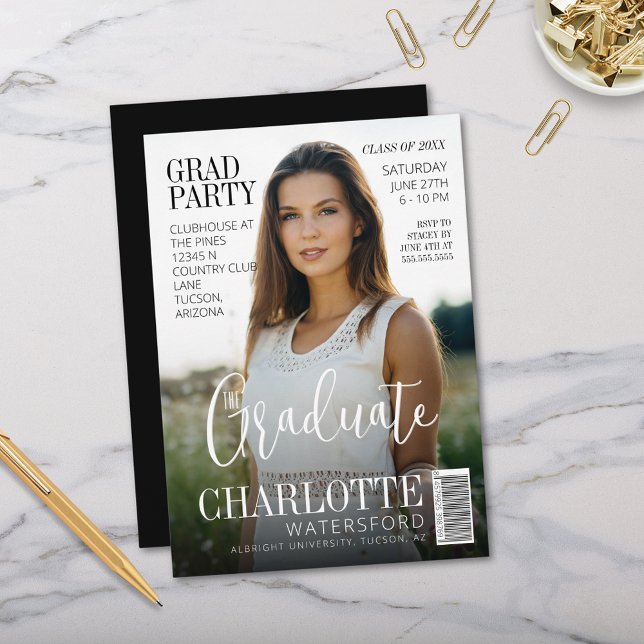 Invitación Moderna y elegante Fiesta de Graduados de la revis (Modern graduation invitation for grad party magazine cover style with name school and stylish script)