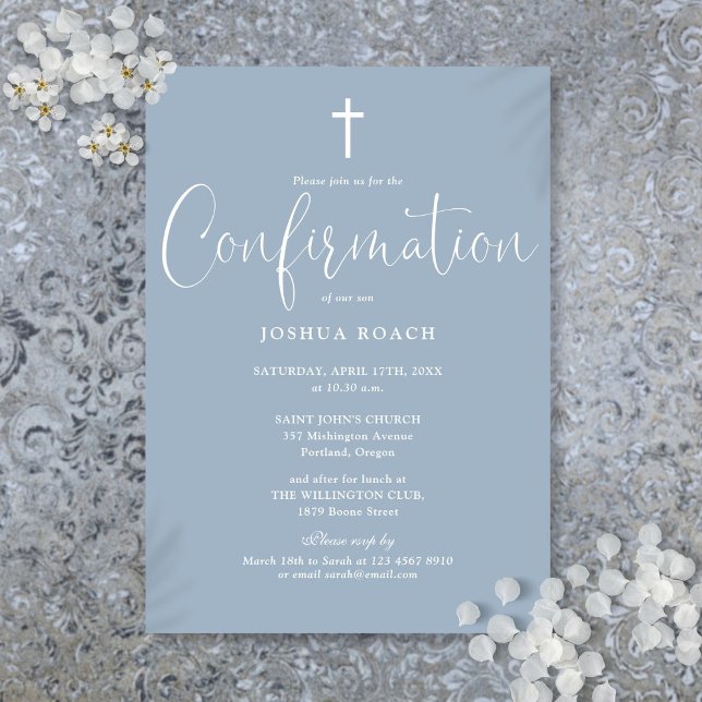 Invitación Moderna y elegante Script Dusty Blue Confirmation (Modern Elegant Script Dusty Blue Confirmation Invitation)