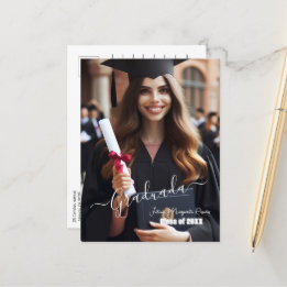 Invitación moderna y simple de tarjeta de graduaci
