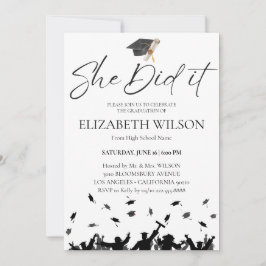 Invitación Moderna Y Simple Ella Lo Graduó