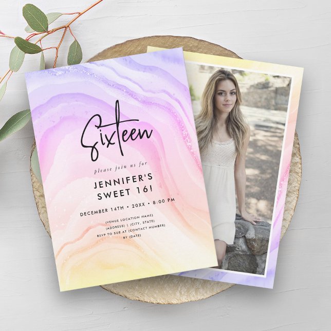 Invitación Moderno arcoiris Ombre Marble Foto Dulce 16 (Modern Rainbow Ombre Marble Photo Sweet 16 Invitation)