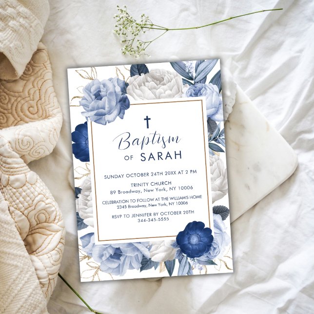Invitación Moderno Baptismo elegante de Flor Azul y Blanca (Modern Elegant Blue & White Flower Cross Baptism Invitation)
