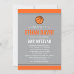 Invitación Moderno bar mitzvah de baloncesto de fondo gris y<br><div class="desc">Bar mitzvah moderno con temas de baloncesto y bordes naranjas. Gris claro hacia atrás con Star of David. Todos los colores se pueden editar en la herramienta de diseño</div>