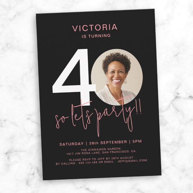 Invitación Moderno Black Pink 40 cumpleaños (Modern Black Pink Photo 40th Birthday Invitation)