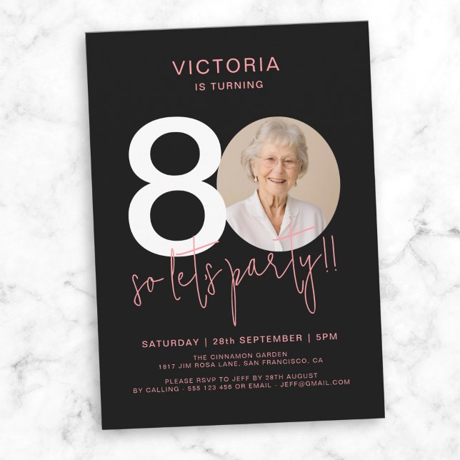 Invitación Moderno Black Pink 80 cumpleaños (Modern Black Pink Photo 80th Birthday Invitation)