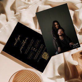 Invitación Moderno Boda de código QR en monograma de fotograf