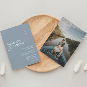 Invitación Moderno Boda de fotografía con monograma azul turb