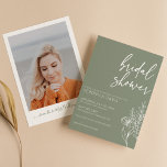 Invitación Moderno Boho Sage Green Photo Bridal Shower Minima<br><div class="desc">Invitación Mínima A La Moderna Boho Sage Green Photo Bridal Shower. Personalice fácilmente reemplazando cada información. Por favor,  suba una foto vertical/vertical. Asegúrese de comprobar la previsualización antes de añadir al carrito. (Foto de ejemplo de Julia Avamotive de Pexels)</div>