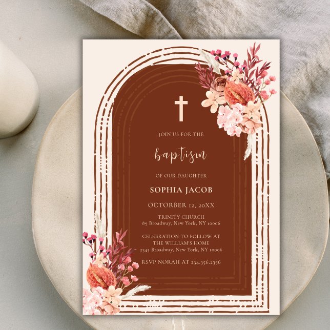 Invitación Moderno Boho Terracotta Arco Floral Cruce Baptismo (Modern Boho Terracotta Floral Arch Cross Baptism Invitation)