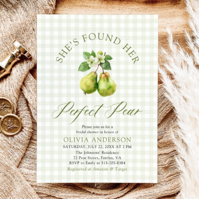 Invitación Moderno Gingham Green Perfect Pear Bridal Shower (Modern Green Gingham Perfect Pear Bridal Shower Invitation)