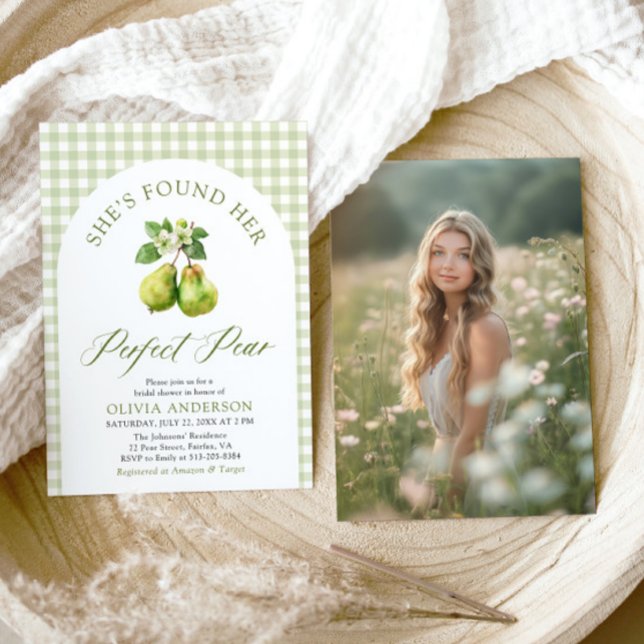 Invitación Moderno Gingham Green Perfect Pear Bridal Shower (Modern Green Gingham Perfect Pear Bridal Shower Invitation)
