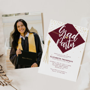 Invitación Moderno GRAD Cap Red Gold Photo Graduation Party