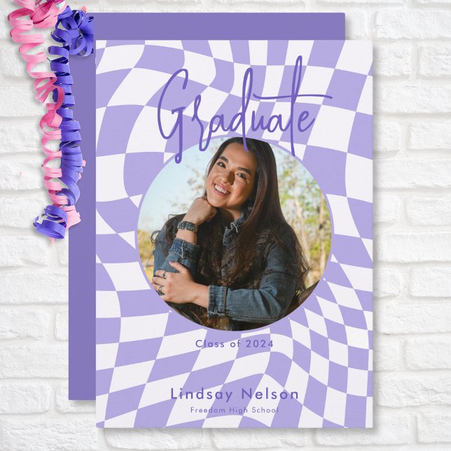 Invitación Moderno Graduación Retro De Fotografías Púrpura Y  (Modern Retro Purple & White Check Photo Graduation Invitation)