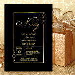 Invitación Moderno marco dorado Black 90th Birthday Party<br><div class="desc">Invite a sus amigos y seres queridos a su fiesta de cumpleaños número 90 con esta moderna invitación de cumpleaños negra enmarcada en oro.</div>